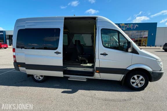 2011 Mercedes-Benz Sprinter 2.1 150 hk Automat 9-seter Rullestolheis Høyt tak 557 000 km