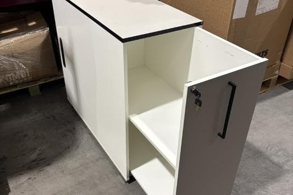 10 stk towerskap - 5 stk venstre og 5 stk høyre 83 cm høyde