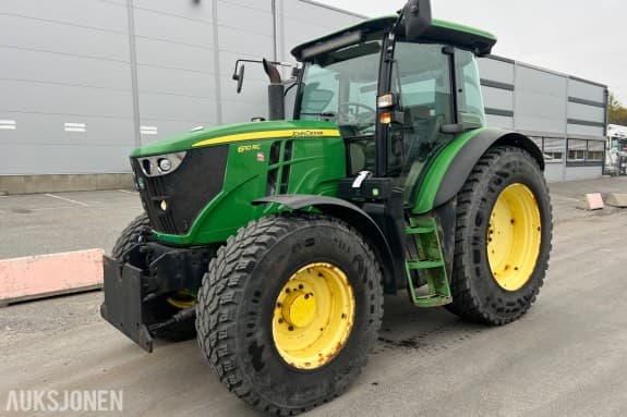 2015 John Deere 6110RC
