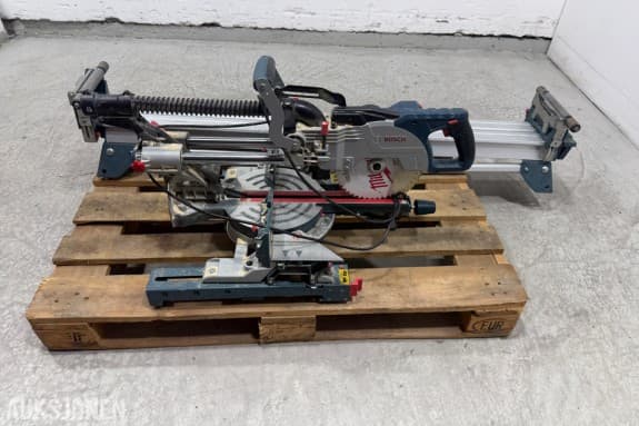 2021 Bosch Professional GCM 8 SJL kapp og gjærsag med GTA 3800 arbeidsbord