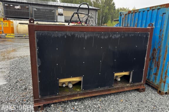 Tankanlegg for brakker med slanger