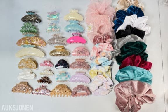 Stort parti scrunchies og hårklyper ca 300 stk
