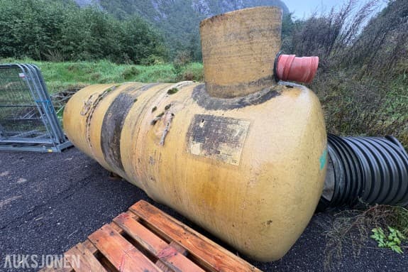 2004 Bokn Plast glassfibertank ca. 4 meter