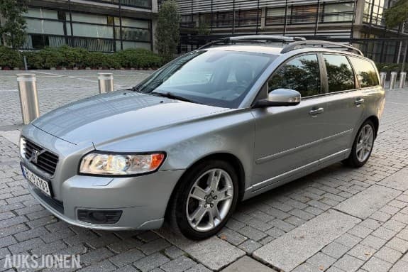 2009 VOLVO V50 2.0D 136HK AUTOMAT EU-OK 01.28 HENGERFESTE SKINN