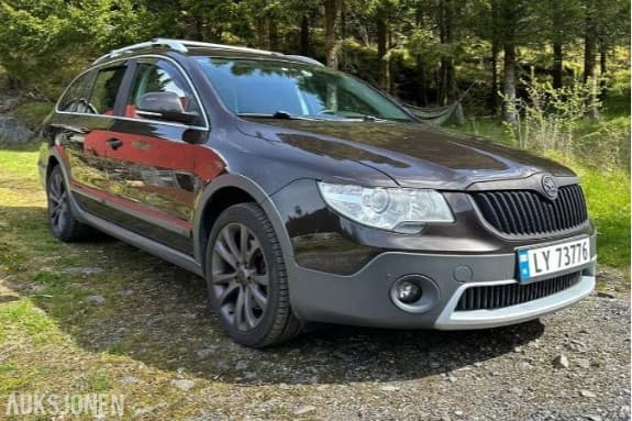 2013 Skoda Superb 2.0 140hk 4X4 DSG ELEGANCE S+V DEKK AUTOMAT HENGERFESTE