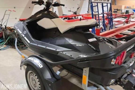 2016 Brp 90hk vannscooter med henger
