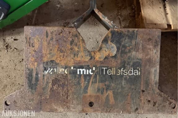 Tellefsdal brøyteplate til Valtra T4-T5 med front hydraulikk