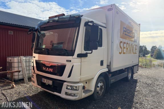 2015 MAN TGL 8.220 4x2 BL - EU-Godkjent - serviceskap fra NEK - Palfinger PC 1500 kran - generator med CEE-uttak - verkstedinnredning - 290 900 km