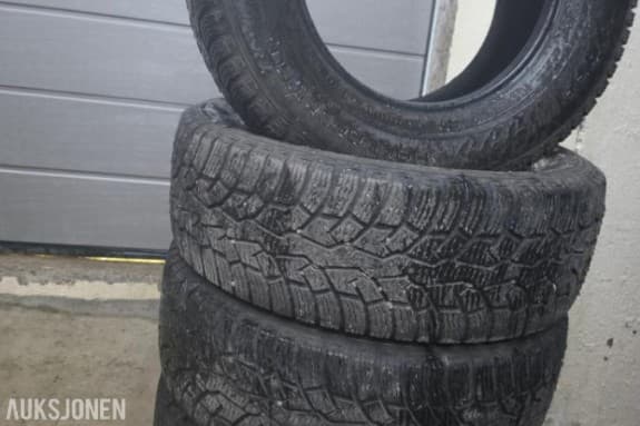 2025 Nokian Hakkapeliitta 235/65R16C vinterdekk