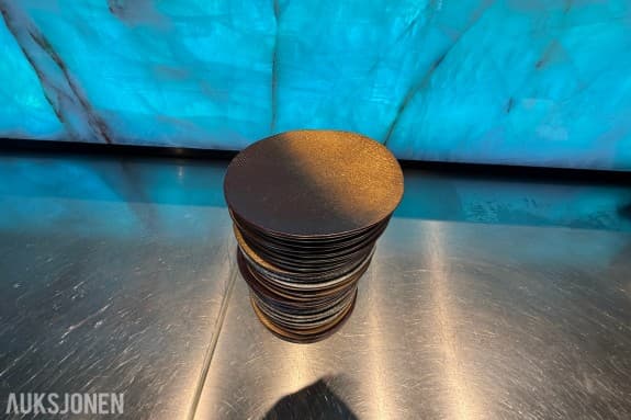 30 stk. Con Gusto serveringstallerkener – Ø 20 cm – mørk strukturert utførelse