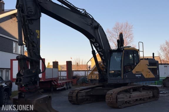 2014 Volvo EC300EL Beltegraver, ca. 6972 t, Leica iCON GPS 80, rototilt og pusseskuffe