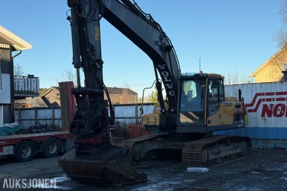 2014 Volvo EC220DL Beltegraver, rototilt, Leica iCON GPS 80 og pusseskuffe