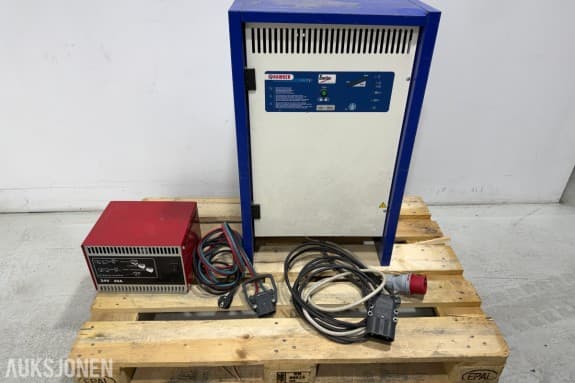 Hawker EnerSys TE 48V 80A og Micropower STC 24/40 batteriladere