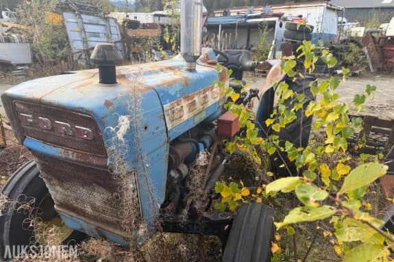 1900 Ford 2000 Traktor