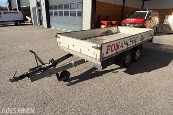 Tredal T-23-BBM tilhenger 2016 - LD 4553 - Totalvekt 2300 kg - Nyttelast 1900 kg - Nedfellbare lemmer