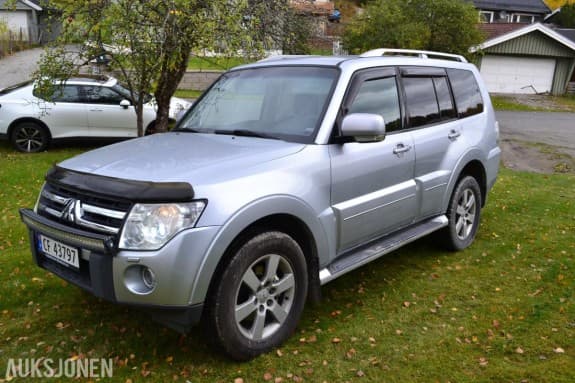 2007 Mitsubishi Pajero 3.2 160hk 4WD cruisekontroll hengerfeste skinn s+v dekk eu ok 06.2028