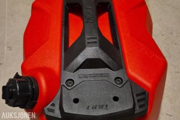 TOLLAUKSJON: Bensindunk 14 L LINQ