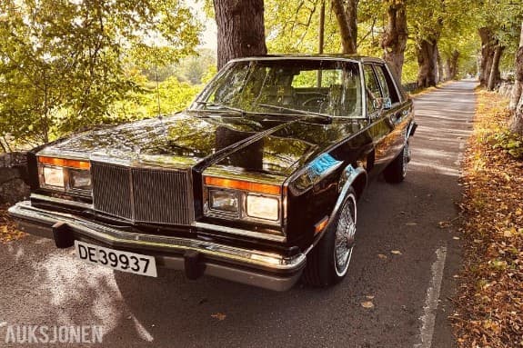 1983 Chrysler New Yorker FIFTH AVENUE 5.2 V8 AUTOMAT EU-OK 07.28 VINYLTAK