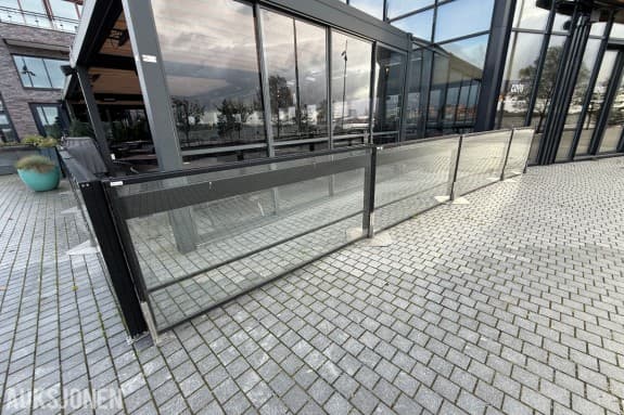 14 stk. glassgjerder fra Svalson – totalt ca. 27,1 løpemeter – Må demonteres