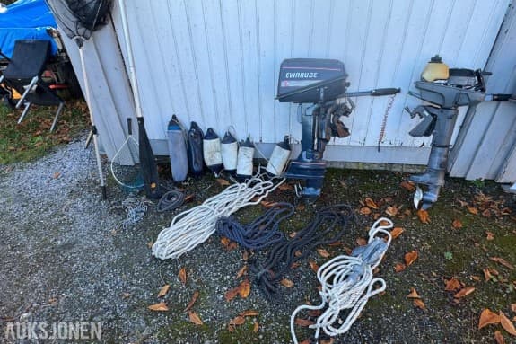 Båtmotorer og utstyr
