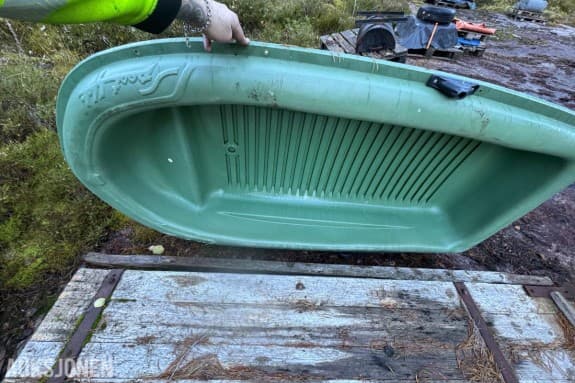 Liten plastbåt *UTEN MINSTEPRIS*