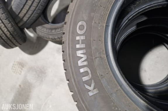 2020 Kumho 215/75 R16 C piggfrie vinterdekk - 4 stk - Varebildekk - 116/114 R - Uten felg 