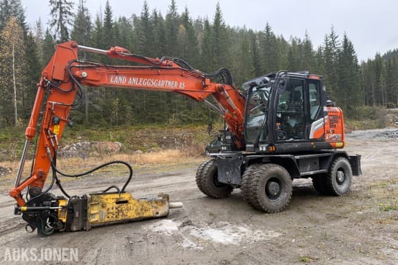 2023 Hitachi 135W Hjulmaskin m/skjær-tiltrotator og Tilhenger