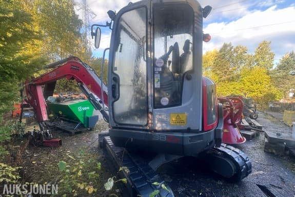2007 Neuson 38Z3 beltegraver – knekt stikke – reparasjonsobjekt».