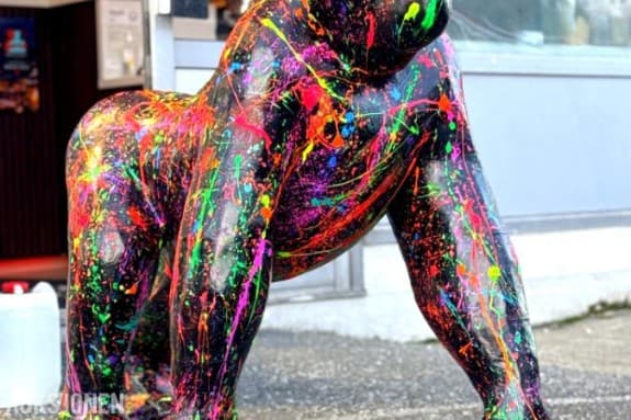 2026 Egenprodusert NEON GORILLA 135CM