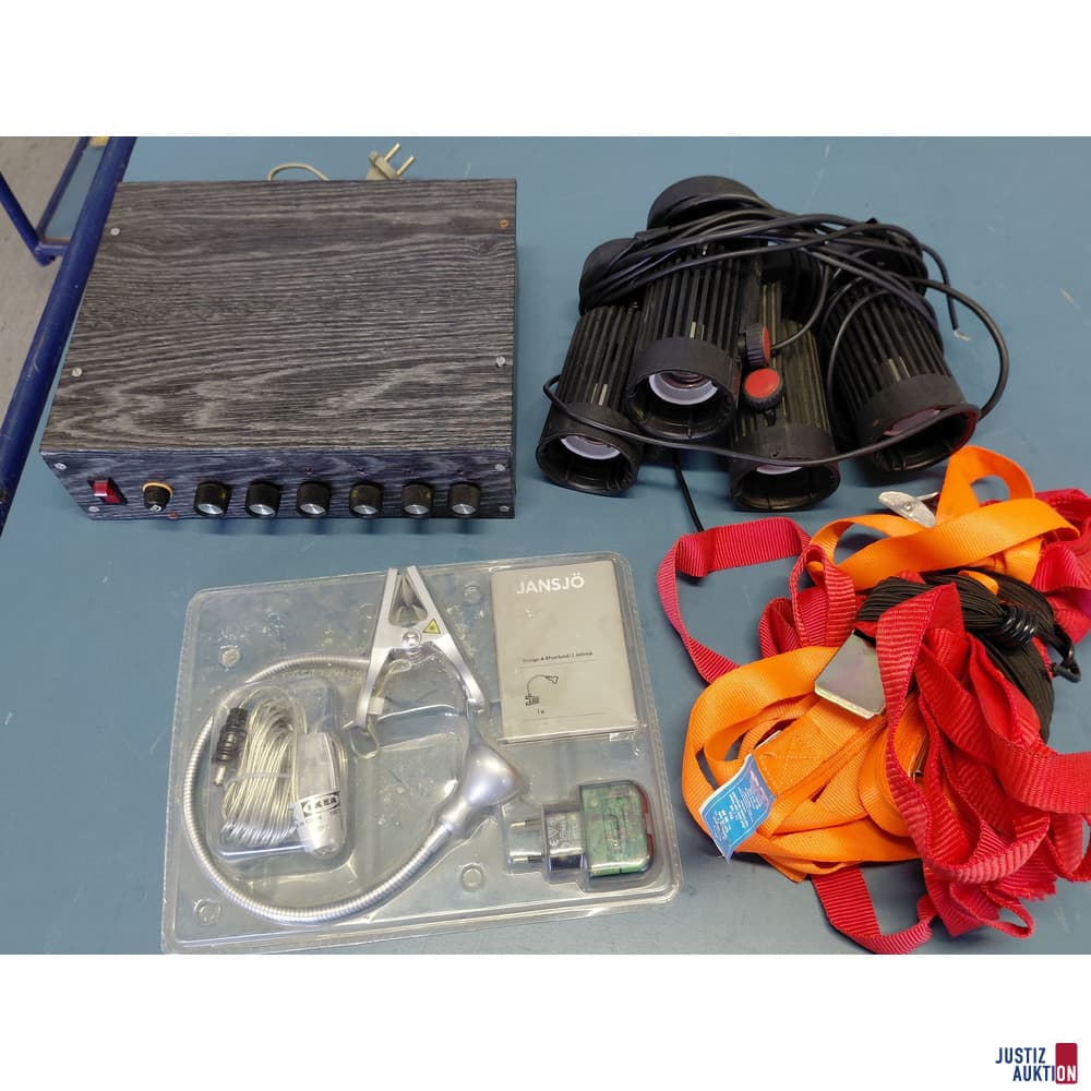 4 tensioning straps and assorted items