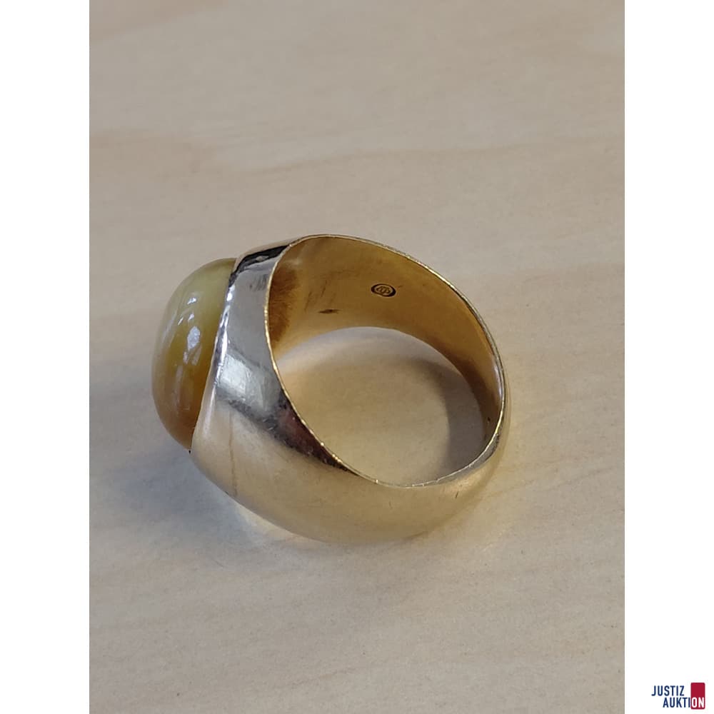 Yellow gold ring 585 with gemstone size 56