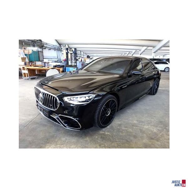 No. 1 passenger car Mercedes Benz S 500 4-MATIC