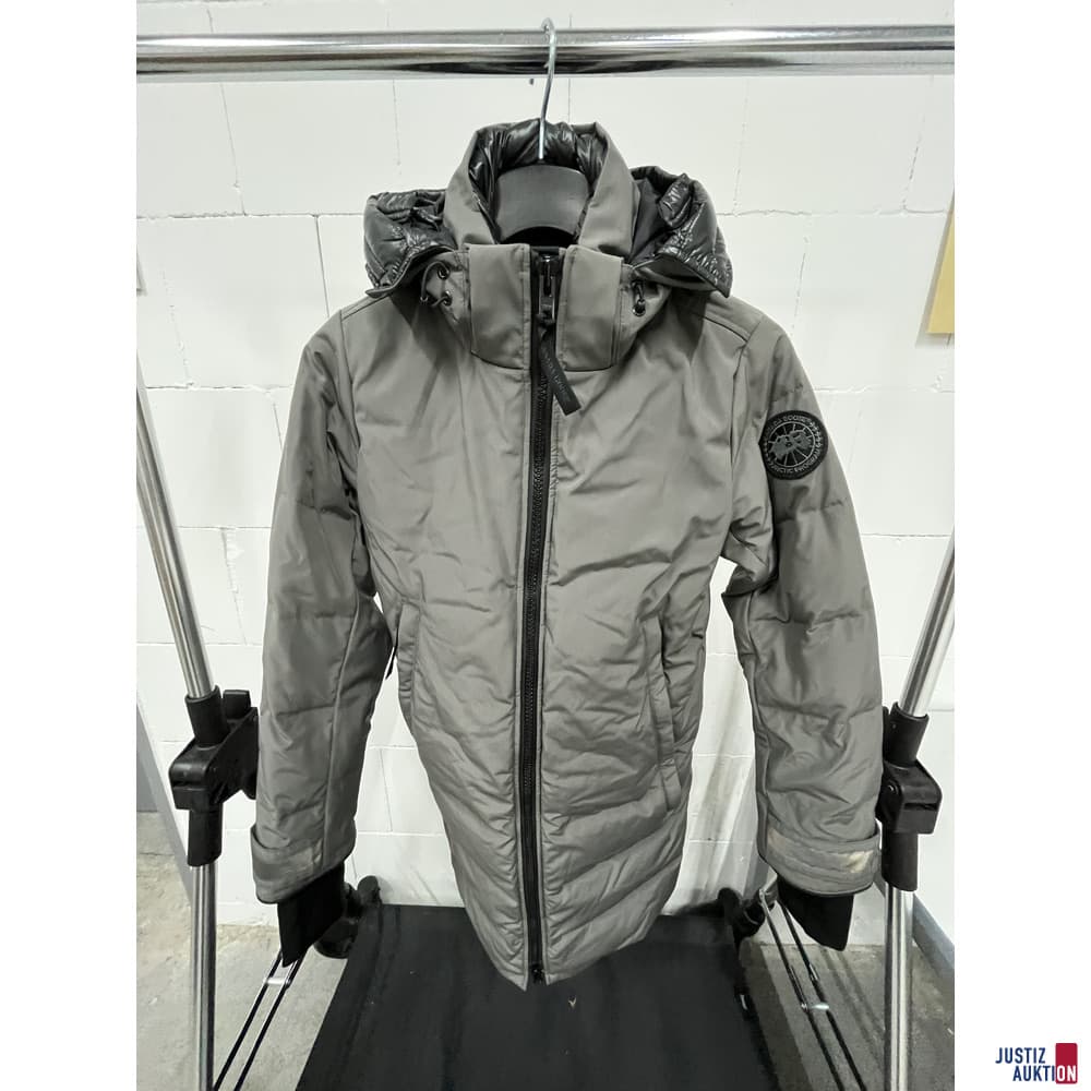 Canada Goose Women's Jacket Size M