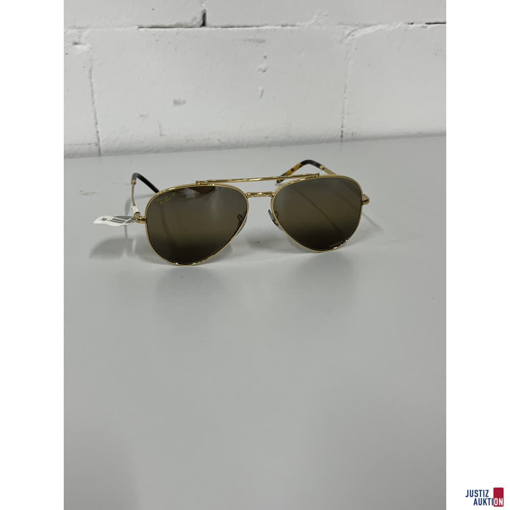V74/26 Ray Ban New Aviator Sunglasses
