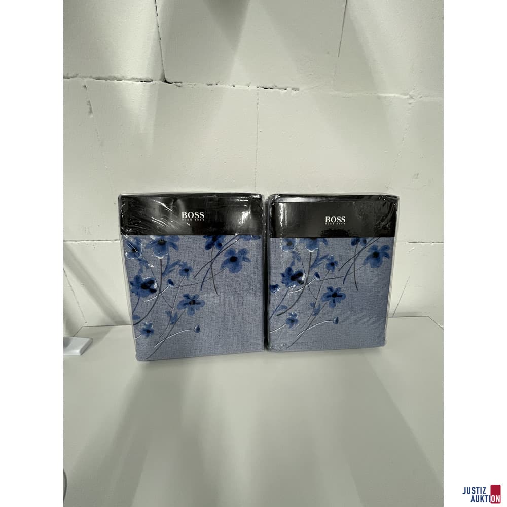 V102/26 - 2x HUGO BOSS tensioning bed cloth