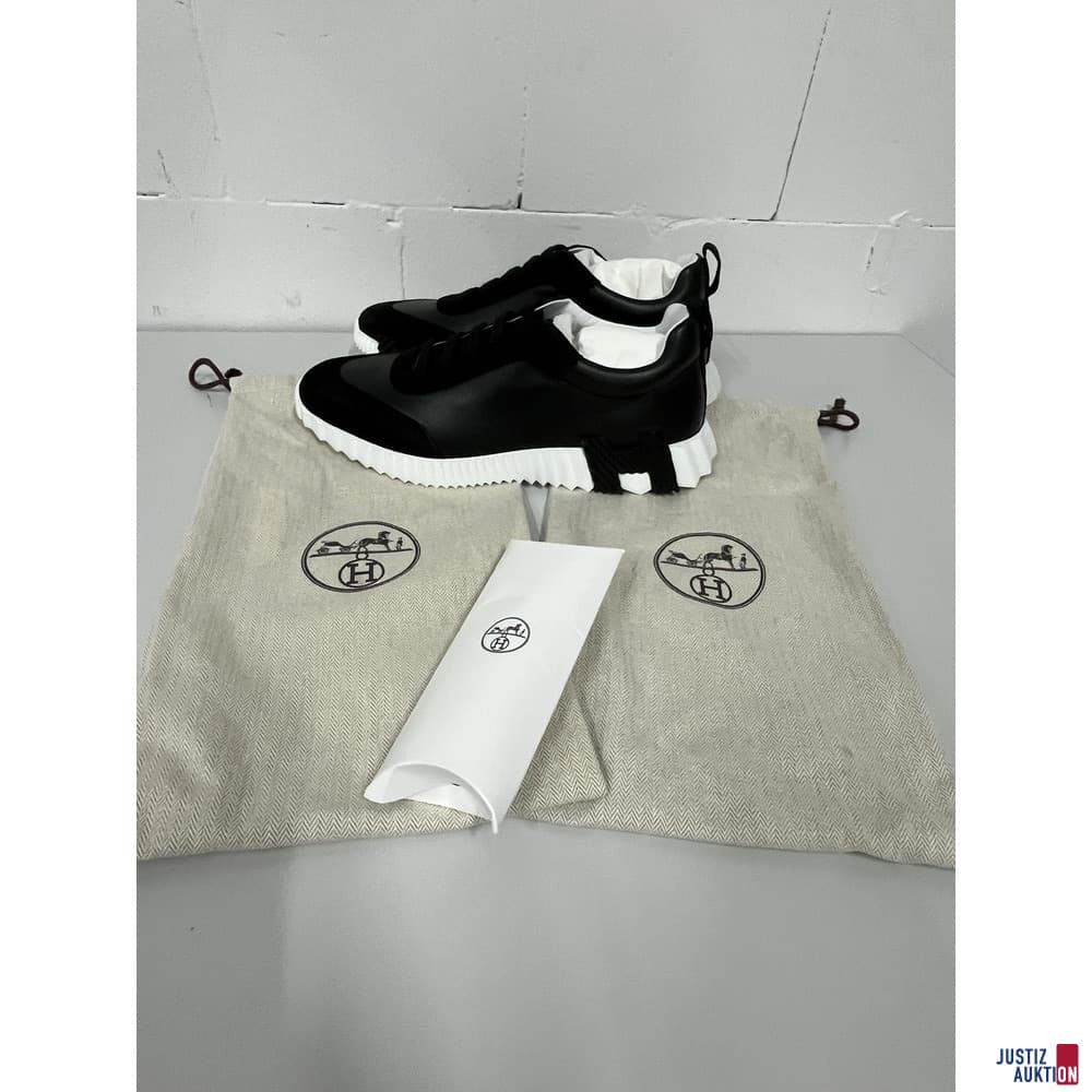 V70/26 Hermès Bouncing Sneaker, black, white soles