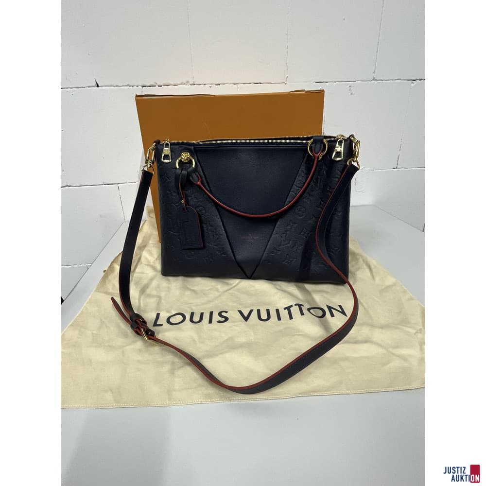 V72/26 Louis Vuitton Handbag V Dead MM, Dark Blue