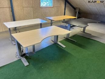 4 pcs. Height-adjustable tables