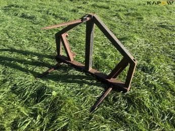 Hay spear with Euro hitch
