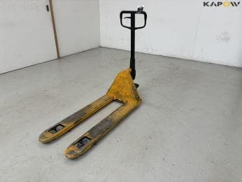 Pallet lifter
