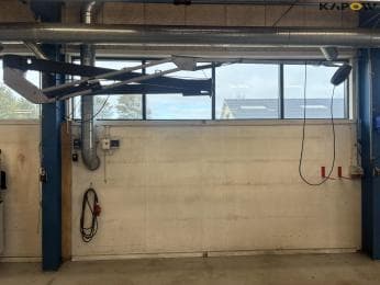 Swing arm with electrical supply