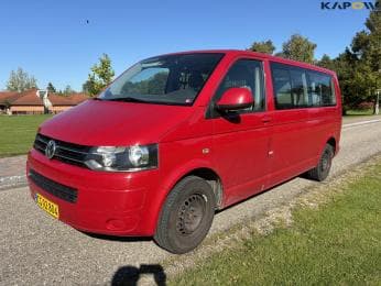 VW Caravelle 2.0 TDI bus 9-seater