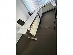 Electrical height adjustable desks King + Neurath