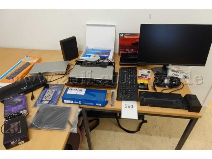 Mixed lot of various electronic items