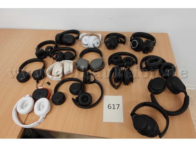 teilig, Bluetooth und kabelgebundene Over-Ear Kopfhörer, div. Hersteller