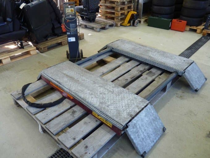 ATT Nussbaum HYMAX PRO 3000-1 Short Lift Car Lift 3t
