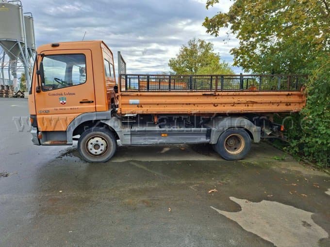 Daimler-Benz Truck 972.02 three-sided tipper - defective