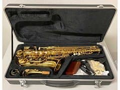 Es-Altsaxophone with case and accessories