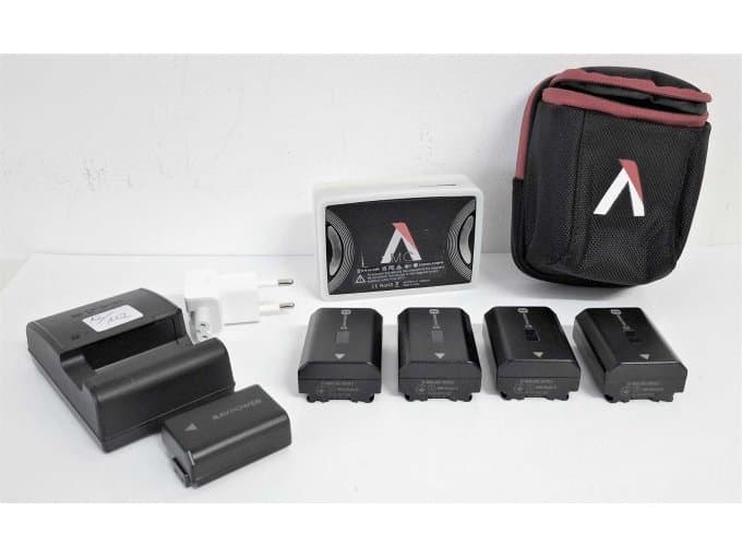 Photo pack, batteries for Sony and film light