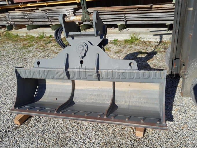 Trench clearance spoon hydraulic by BSG, photo Liebherr SW 33